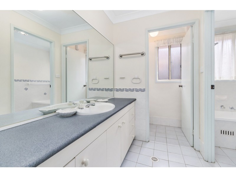 18 Jimbour Court, Wattle Grove NSW 2173