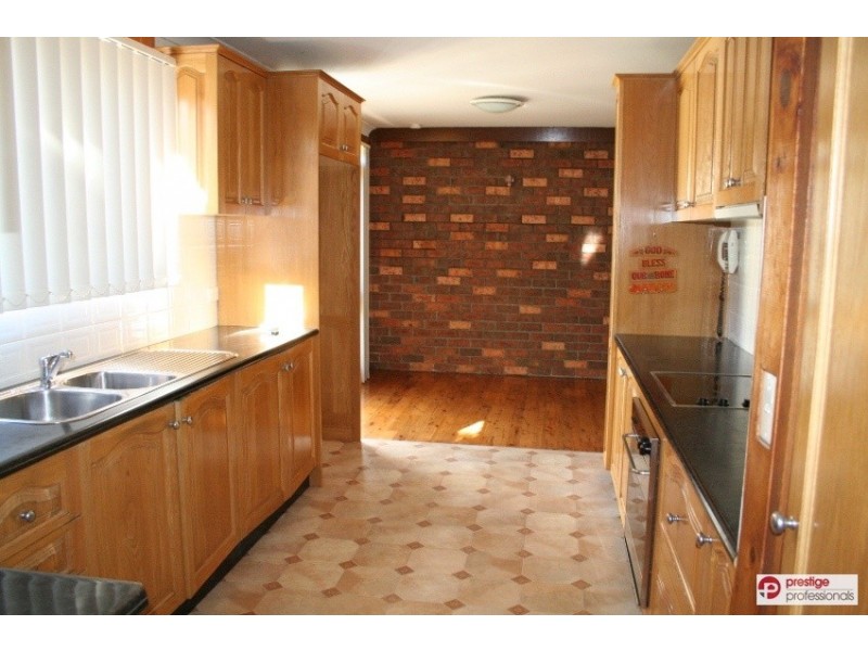 85 Renton Avenue, Moorebank NSW 2170