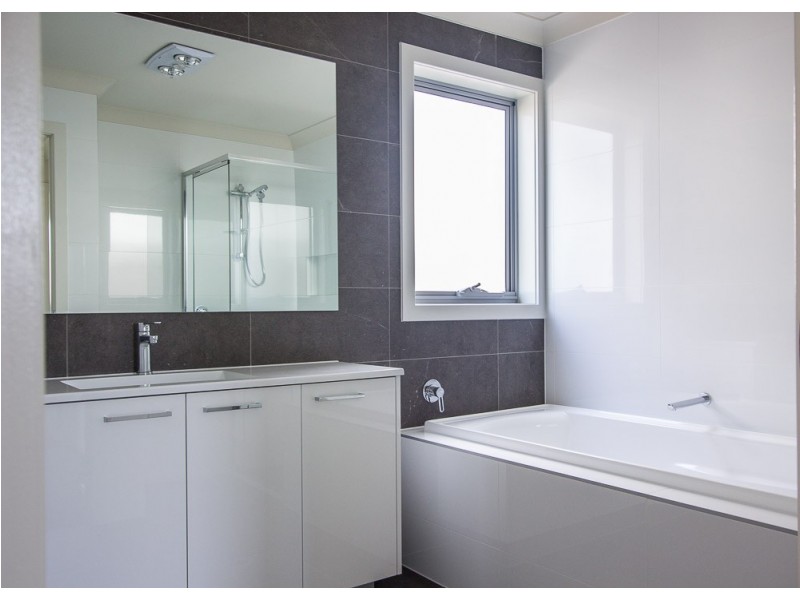 3 Nairn Avenue, Moorebank NSW 2170