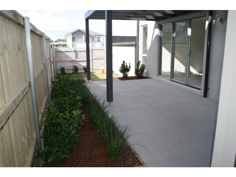 9 Greenview Drive, Moorebank NSW 2170