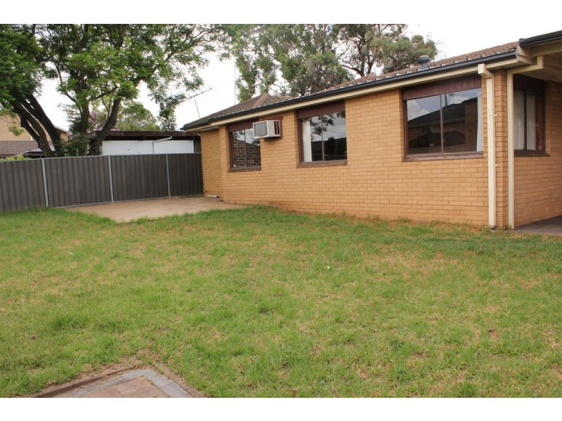 100 Longstaff Avenue, Chipping Norton NSW 2170