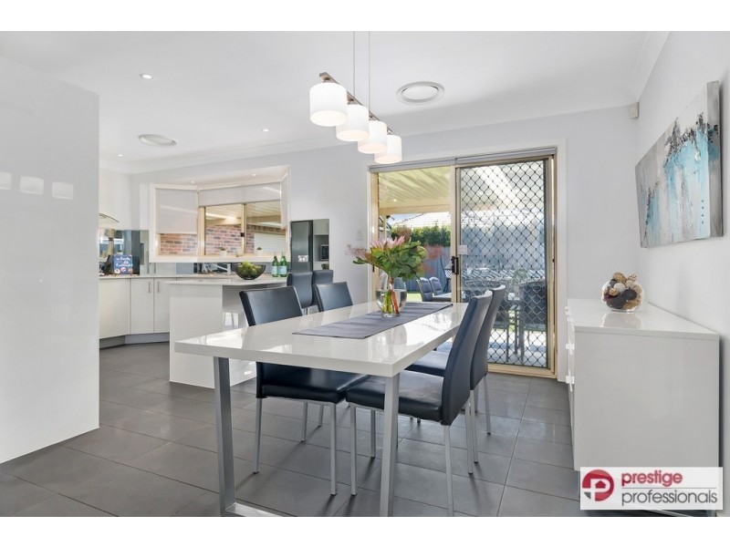 9 Kanangra Court, Wattle Grove NSW 2173