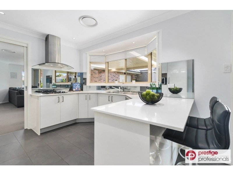 9 Kanangra Court, Wattle Grove NSW 2173