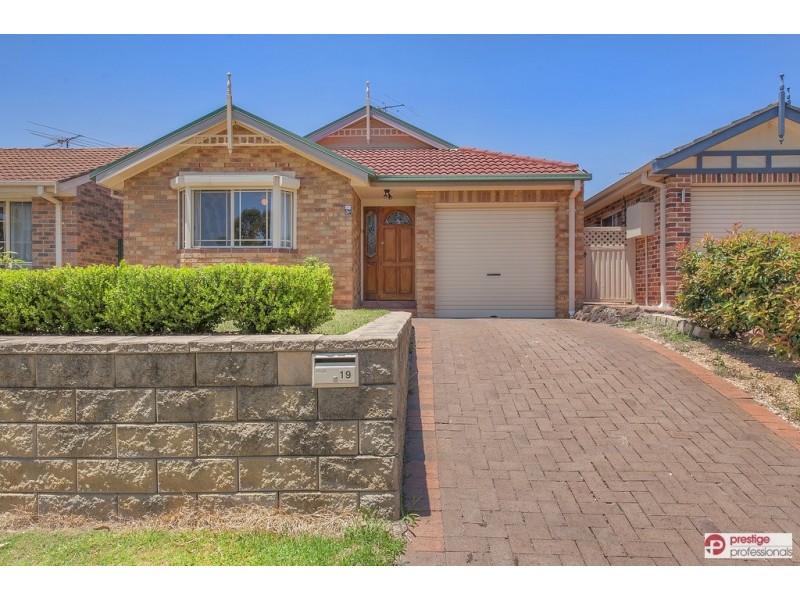 19 Claremont Court, Wattle Grove NSW 2173