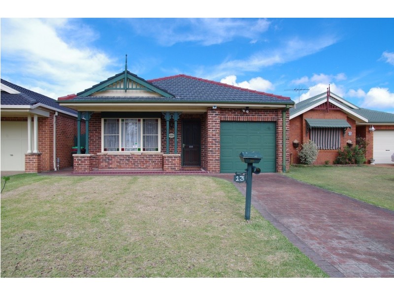 13 Kanangra Court, Wattle Grove NSW 2173