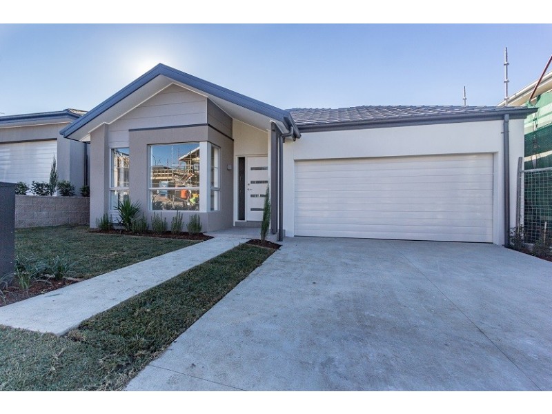 5 Desmond Avenue, Moorebank NSW 2170