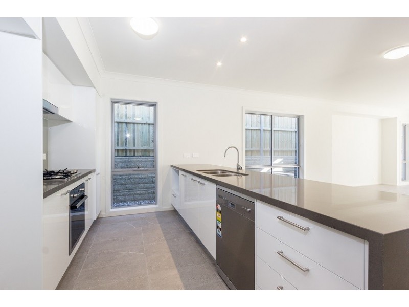 5 Desmond Avenue, Moorebank NSW 2170