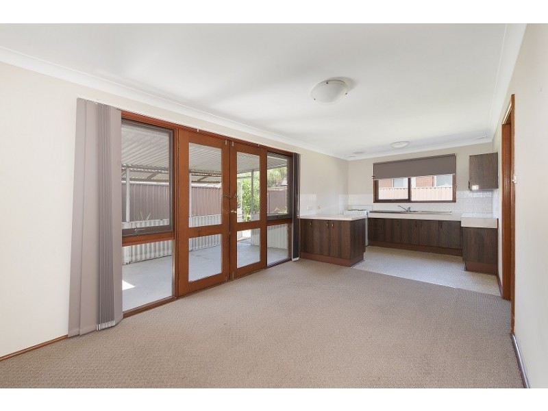 2 Holly Avenue, Chipping Norton NSW 2170