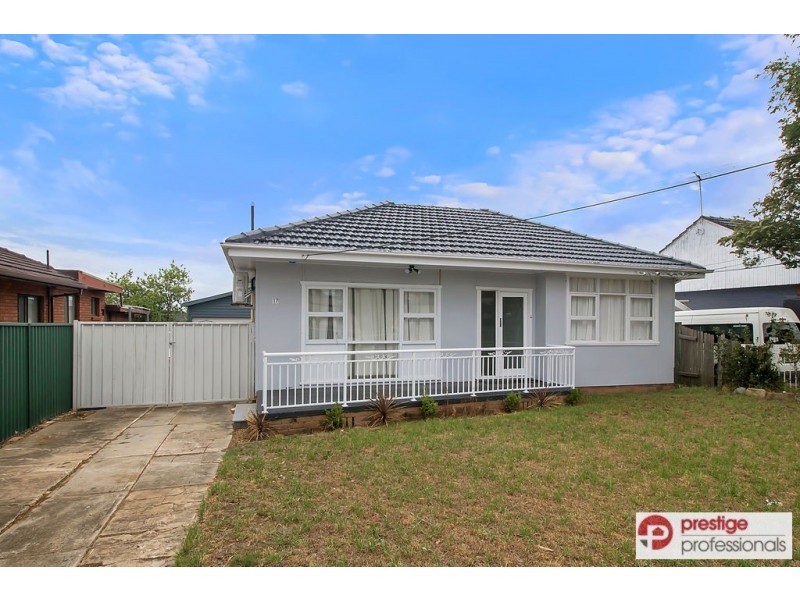 17 Doran Avenue, Lurnea NSW 2170