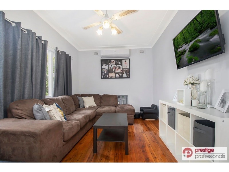 17 Doran Avenue, Lurnea NSW 2170