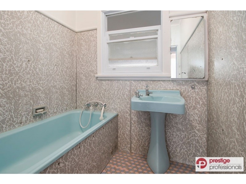 17 Doran Avenue, Lurnea NSW 2170