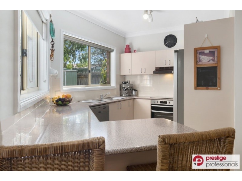 15 Kew Gardens Court, Wattle Grove NSW 2173