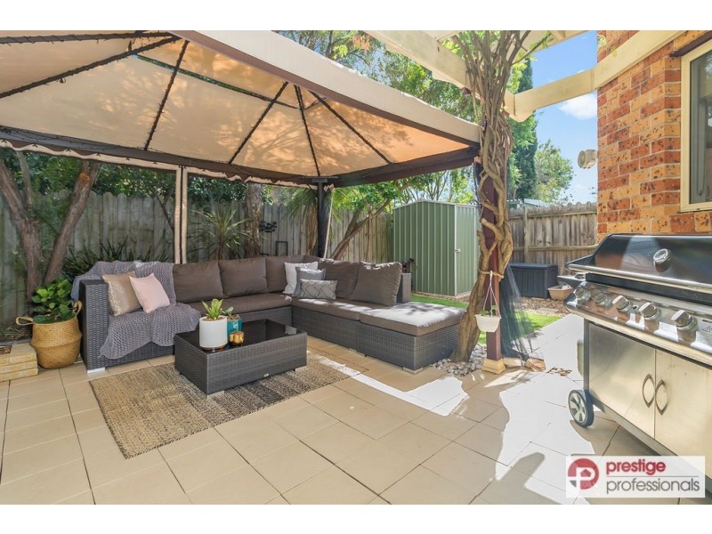 15 Kew Gardens Court, Wattle Grove NSW 2173