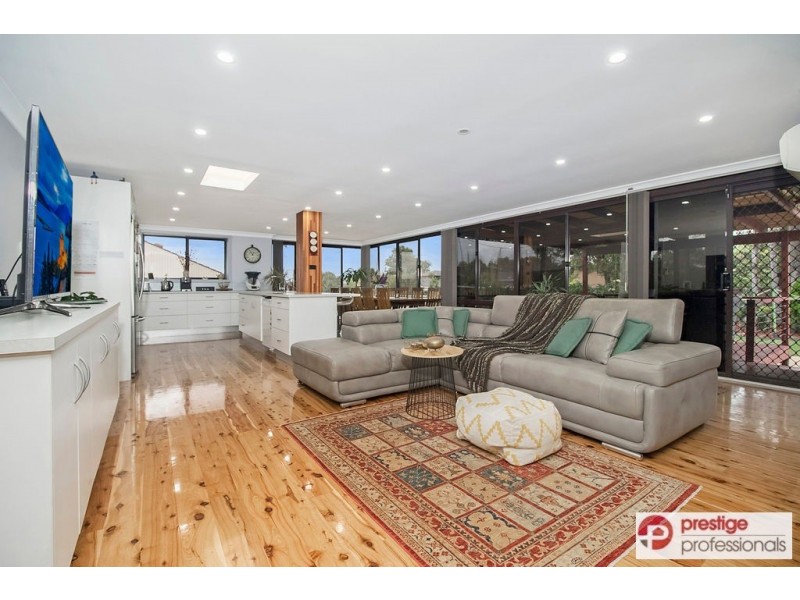 7 Gal Crescent, Moorebank NSW 2170