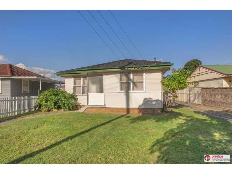 76 Derna Road, Holsworthy NSW 2173