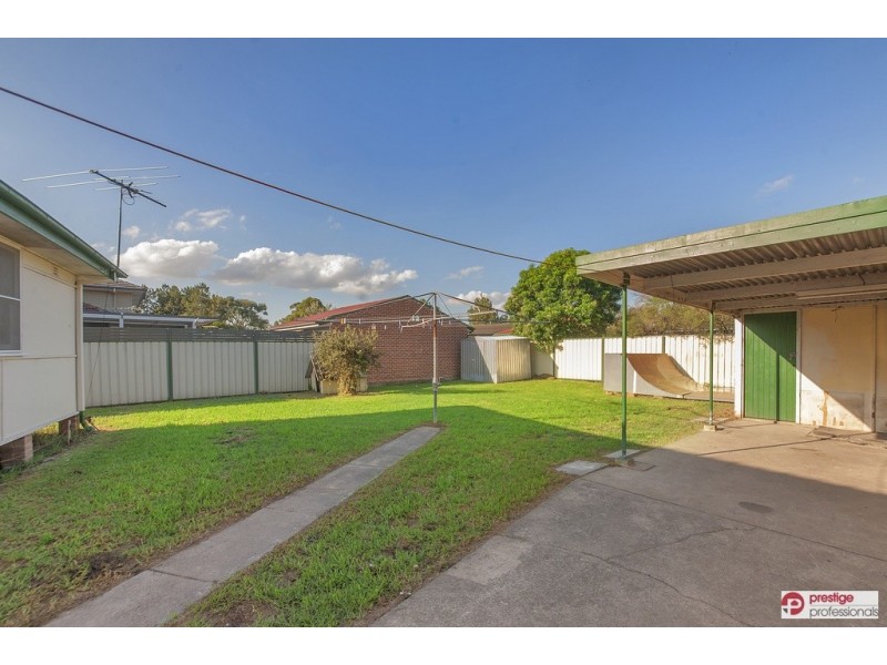 76 Derna Road, Holsworthy NSW 2173