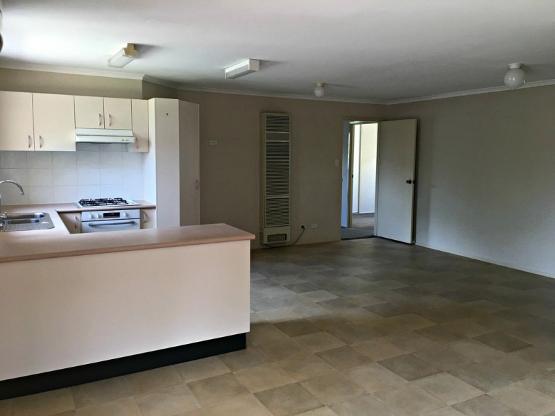 1 Quamby Court, Wattle Grove NSW 2173