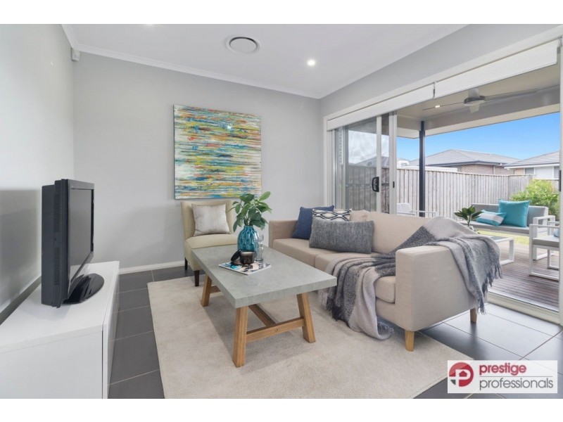 9 Horizon Circuit, Moorebank NSW 2170