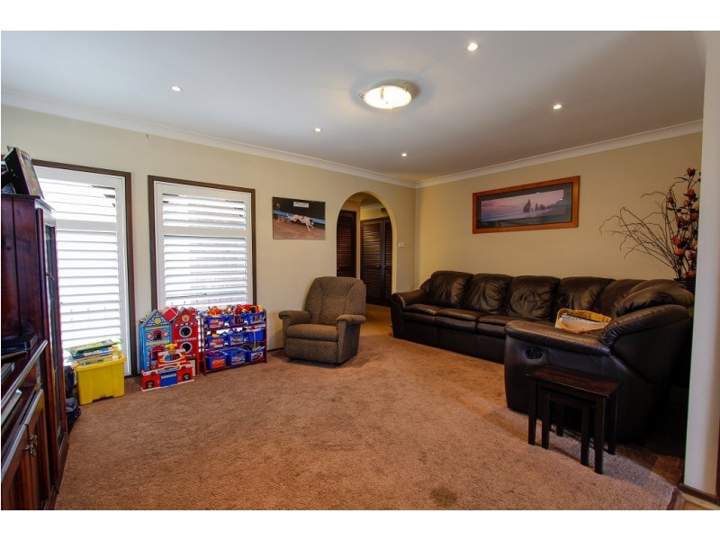 40 Rugby Crescent, Chipping Norton NSW 2170