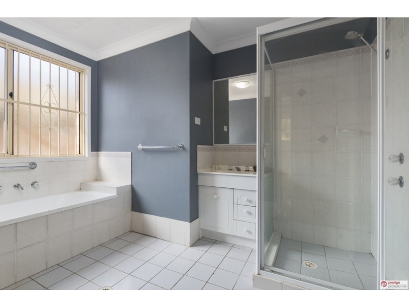 10 Freda Place, Hammondville NSW 2170