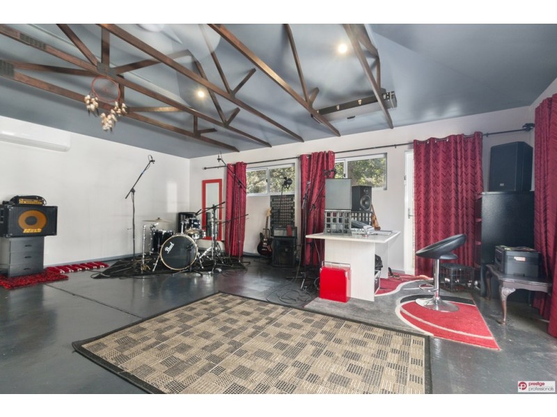 10 Freda Place, Hammondville NSW 2170