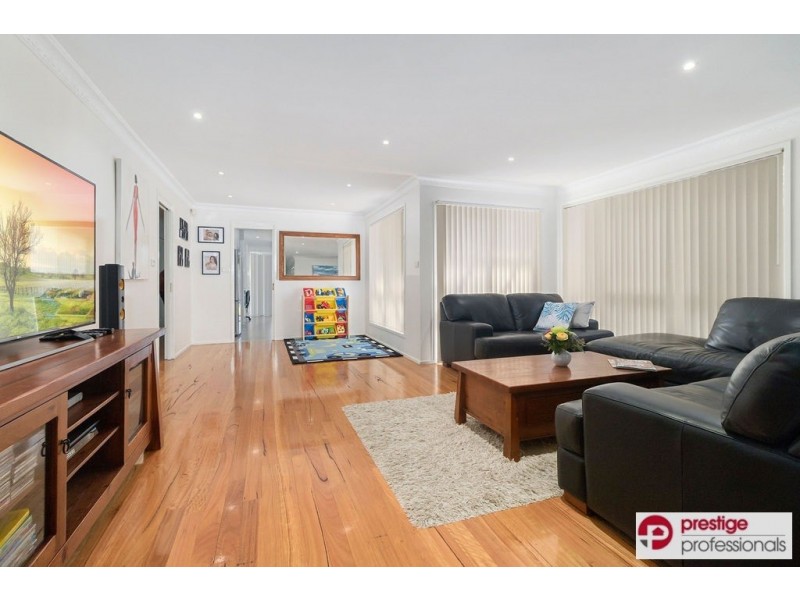 6 Armata Court, Wattle Grove NSW 2173