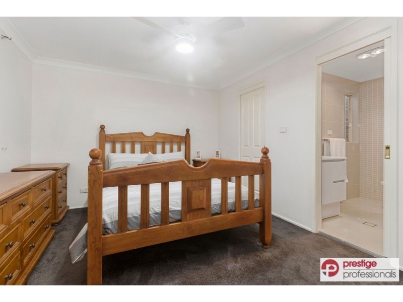 6 Armata Court, Wattle Grove NSW 2173