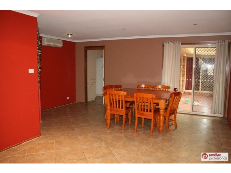 21 Paroo Court, Wattle Grove NSW 2173