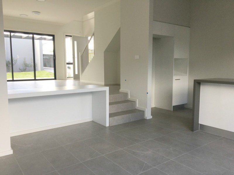 39 Hennessy Avenue, Moorebank NSW 2170