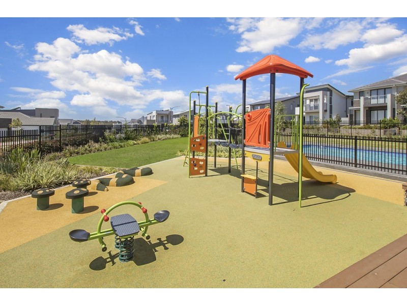 39 Hennessy Avenue, Moorebank NSW 2170