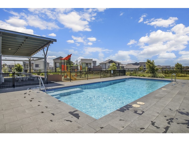 39 Hennessy Avenue, Moorebank NSW 2170