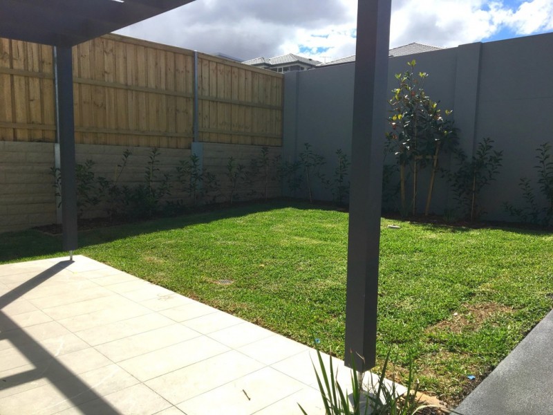 39 Hennessy Avenue, Moorebank NSW 2170