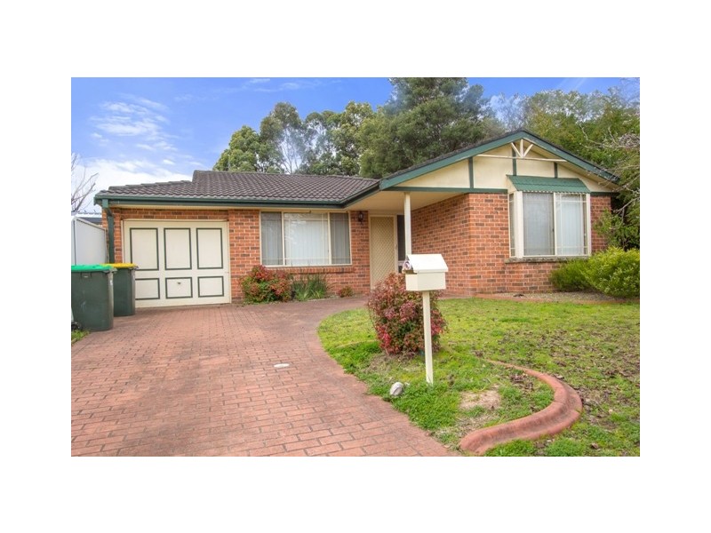 3 Wollemi Court, Wattle Grove NSW 2173