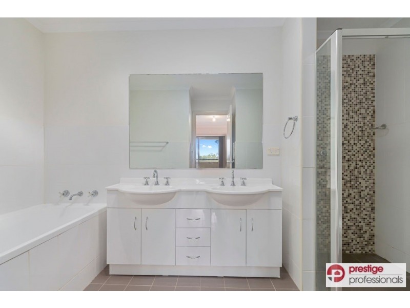 2/79-83 Leacocks Lane, Casula NSW 2170