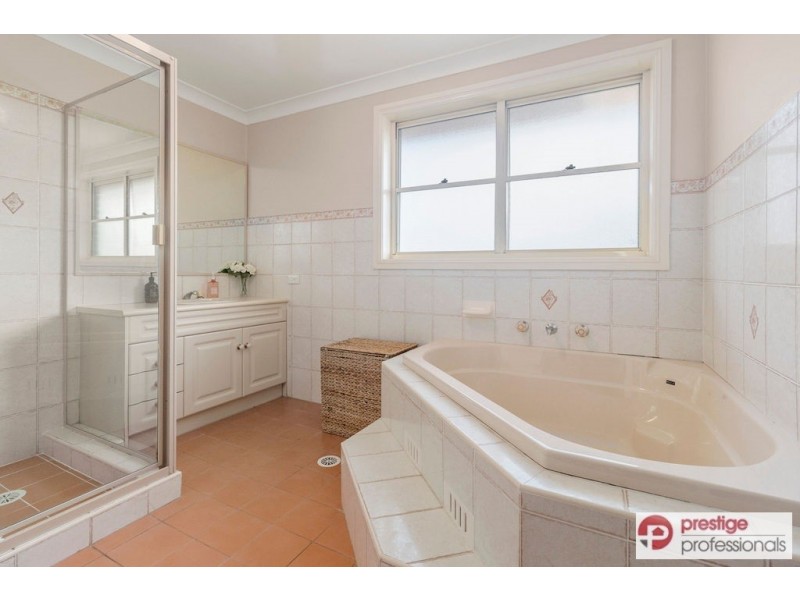 31 Lyndhurst Court, Wattle Grove NSW 2173