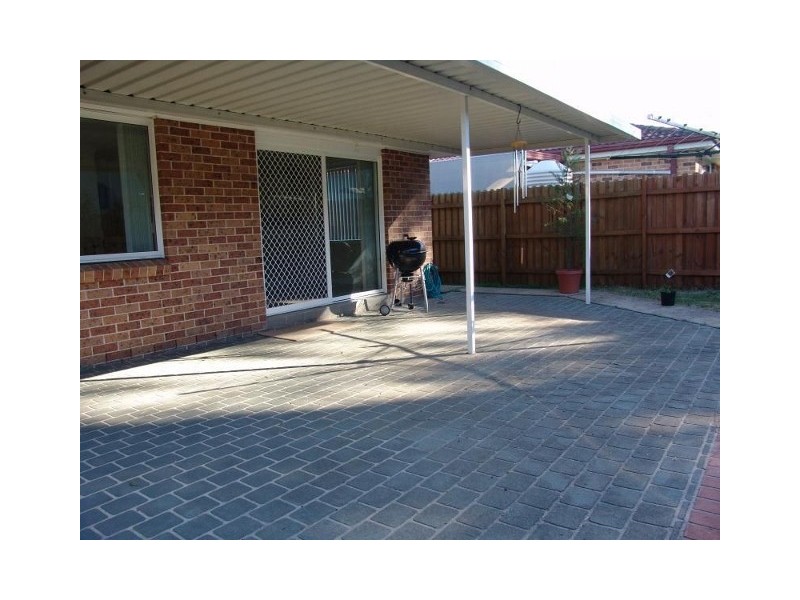 31 Wombeyan Court, Wattle Grove NSW 2173