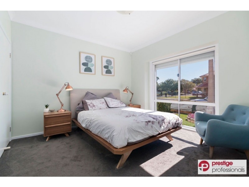 18 Delfin Drive, Wattle Grove NSW 2173