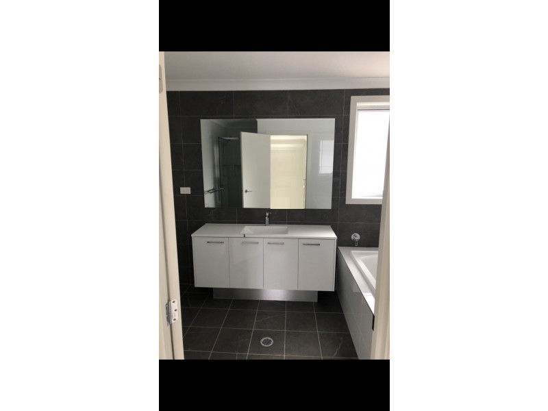 44 Hennessy Avenue, Moorebank NSW 2170