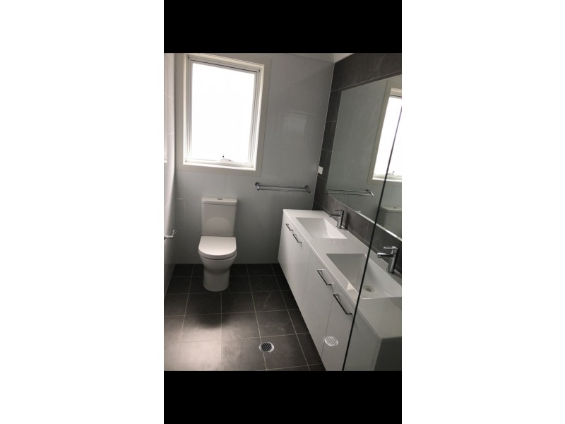 44 Hennessy Avenue, Moorebank NSW 2170