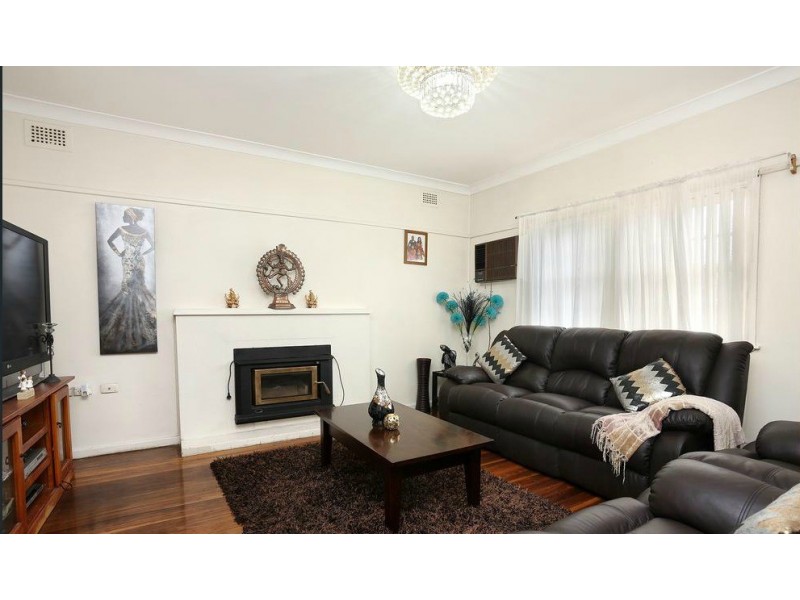 24 The Horsley Drive, Carramar NSW 2163