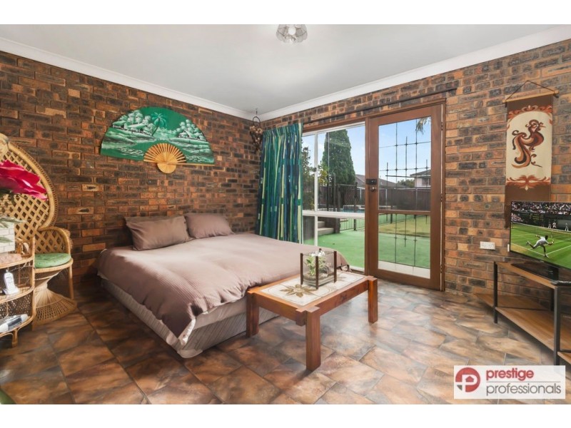 15 Bungarra Crescent, Chipping Norton NSW 2170