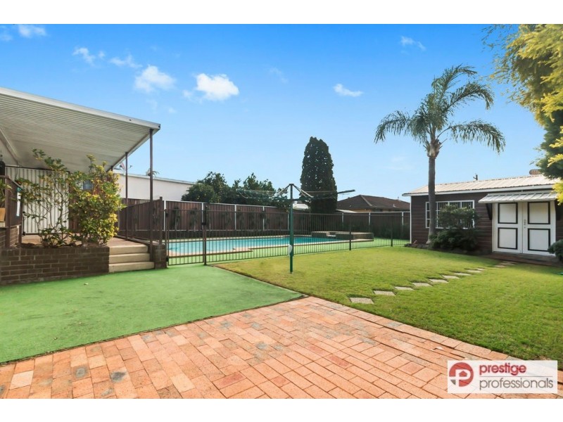 15 Bungarra Crescent, Chipping Norton NSW 2170