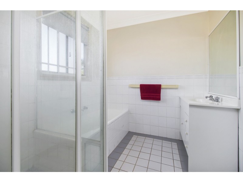 136A Renton Avenue, Moorebank NSW 2170