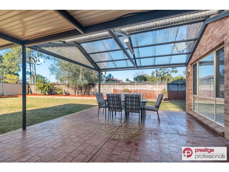2 Elderslie Court, Wattle Grove NSW 2173