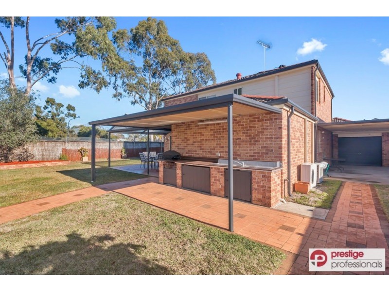 2 Elderslie Court, Wattle Grove NSW 2173