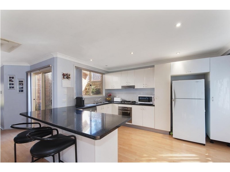 10 Torrens Court, Wattle Grove NSW 2173