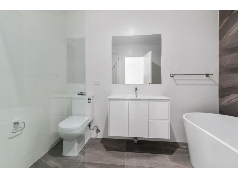 9a Brallos Avenue, Holsworthy NSW 2173