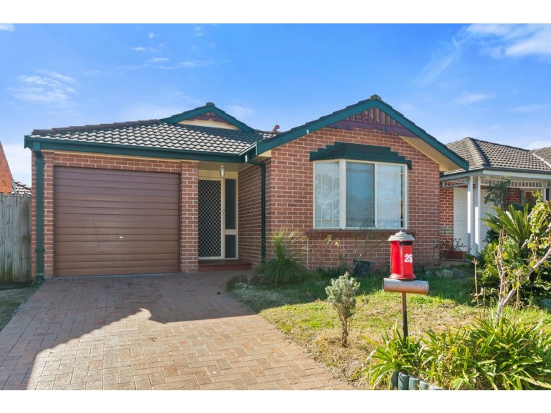 25 Martindale Court, Wattle Grove NSW 2173