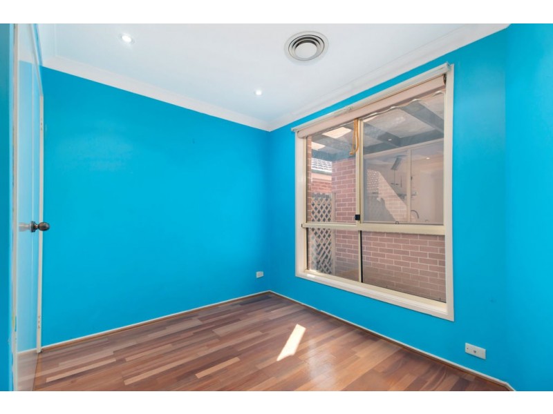 25 Martindale Court, Wattle Grove NSW 2173