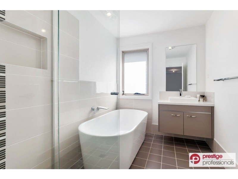 51 Horizon Circuit, Moorebank NSW 2170
